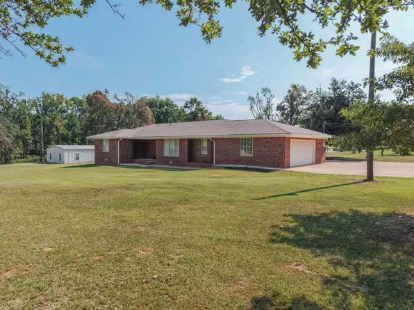 1003 Oaks Country Club Rd, New Albany, MS 38652