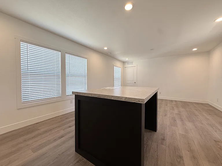 2060 N Center St #410 — Photo 4