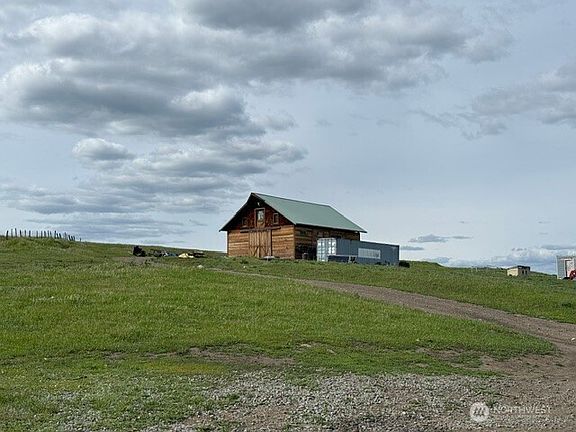 4th image of 106 Bartroff Road