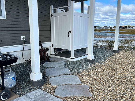 5th image of 72 Island Path