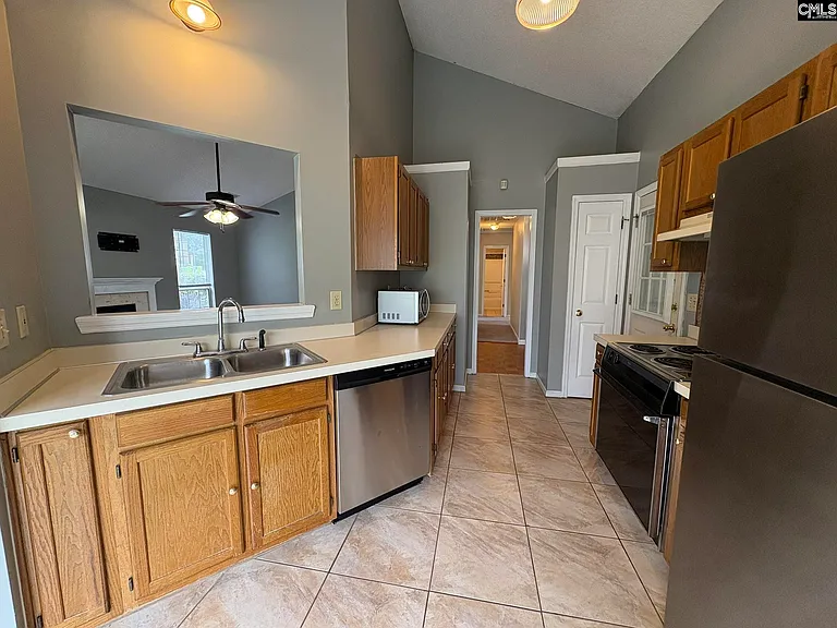 112 Green Rose Rd — Photo 11