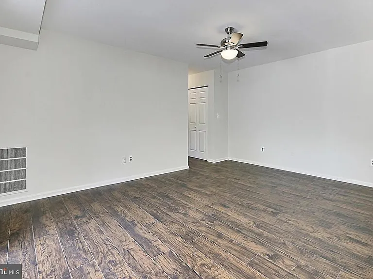 1533 Colonial Dr #101 — Photo 5