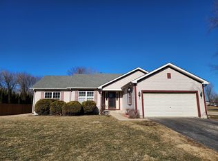 419 Driftwood Dr, Dekalb, IL 60115