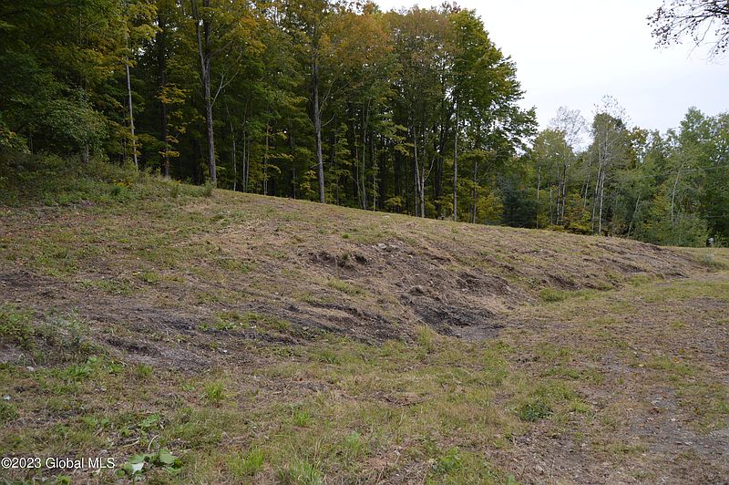 4th image of 139 Summit Lake Road