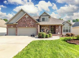 308 W Country Ln, Collinsville, IL 62234