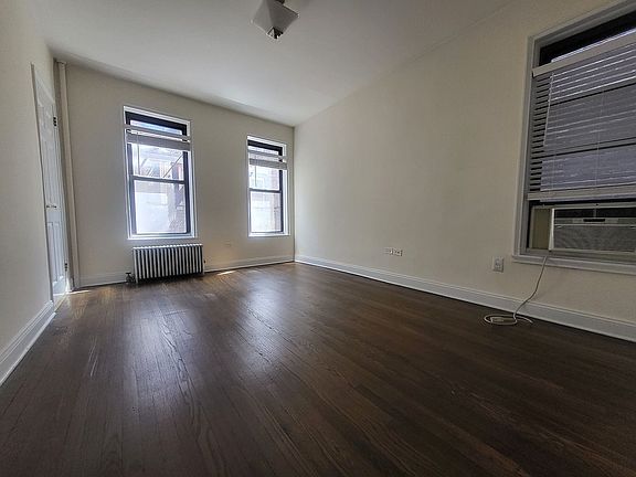 3rd image of 423 W Broadway #5C