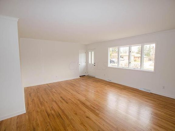 4th image of 9106 Sundown Dr