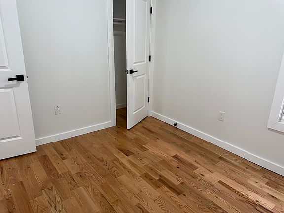 4th image of 183 Woodside Ave #2F