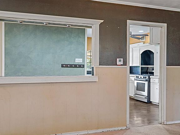 5th image of 2366 Southwood Dr