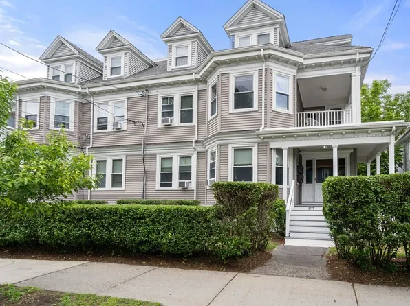 305-307 Cabot St, Newtonville, MA 02460