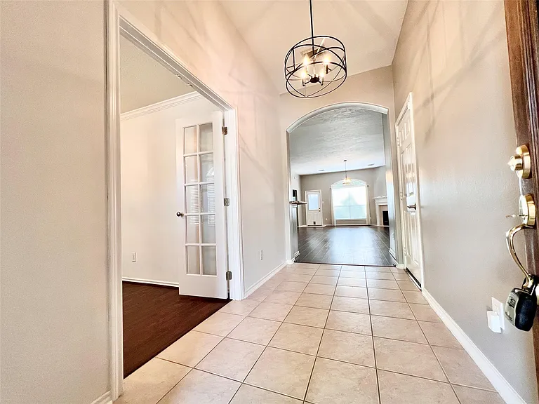 67 N Merryweather Cir — Photo 1