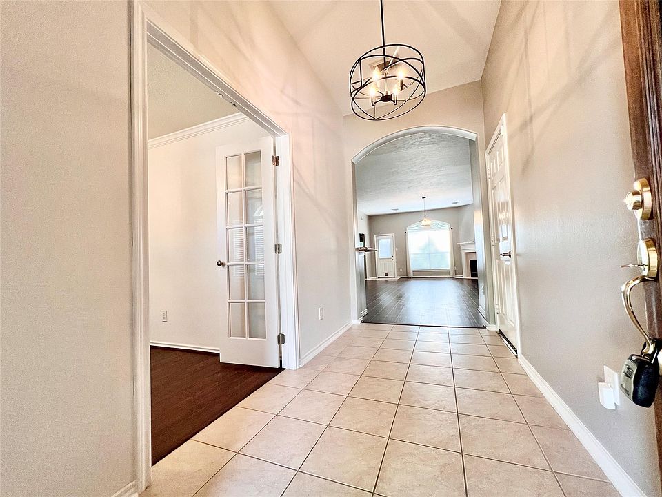 1st image of 67 N Merryweather Cir