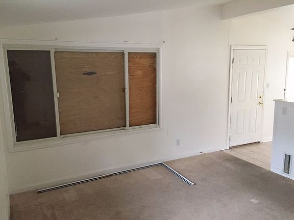 3rd image of 1172 Dudley Ave