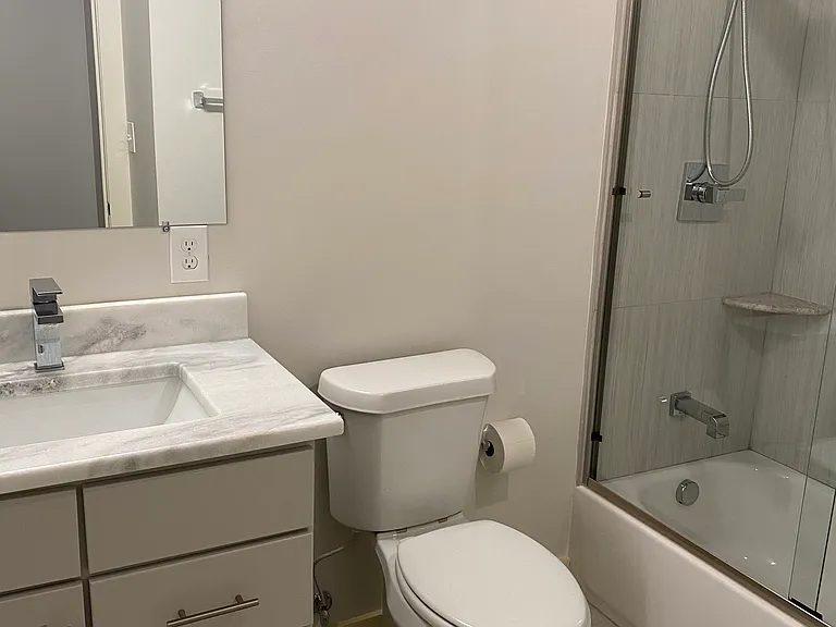 480 Skain St #105 — Photo 7