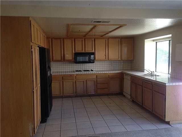 2nd image of 10258 Fairhill Dr