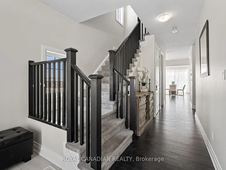 301 Buttonbush St #UPPER — Photo 3