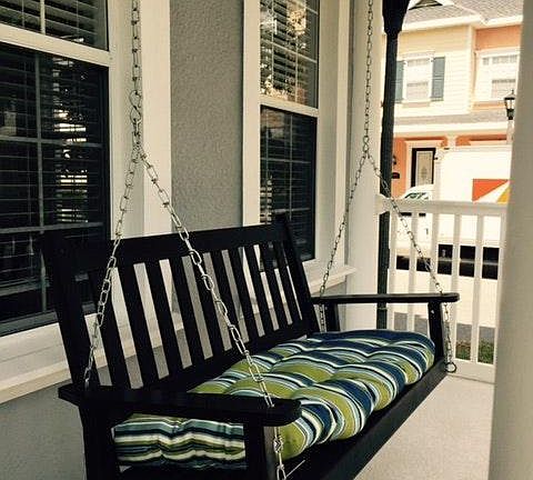 Front porch swing