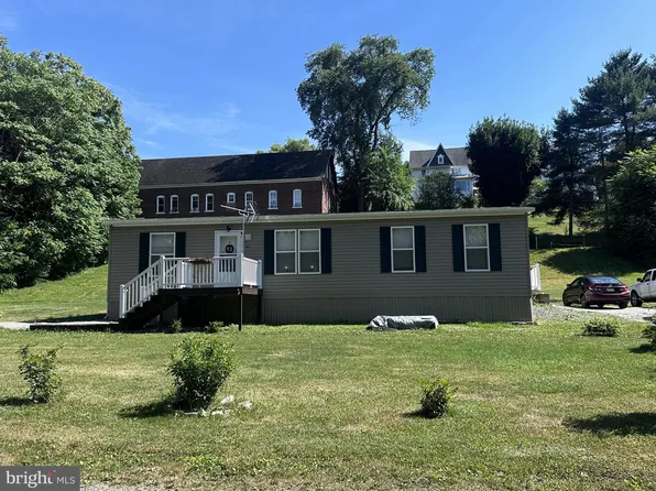 805 Branch St, Saxton, PA 16678
