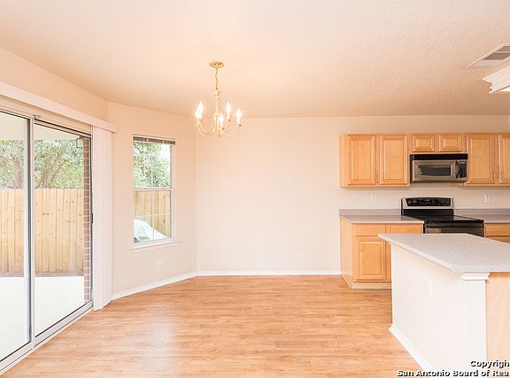 5th image of 2918 Bandbury Oak