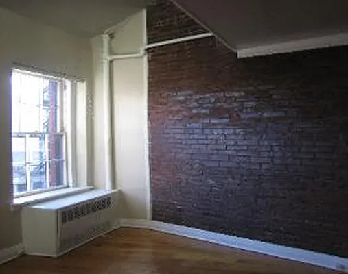 Rented by Adina Realty | media 12