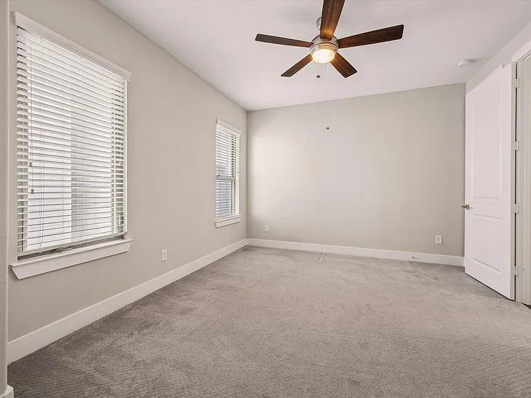 5912 E Post Oak Ln — Photo 14