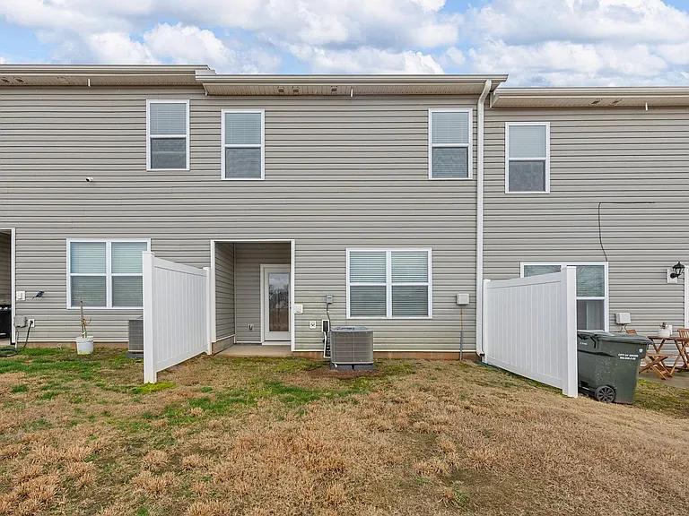 201 Sunriff Ct — Photo 35