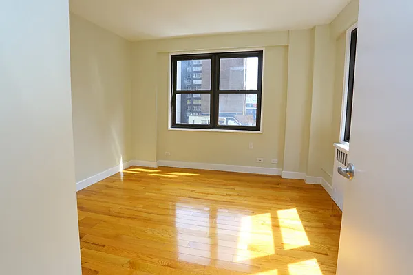 Rented by Stonehenge NYC LLC | media 19
