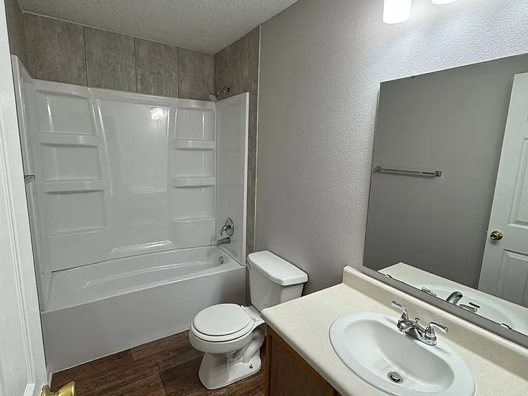 644 Springtree Ln — Photo 18