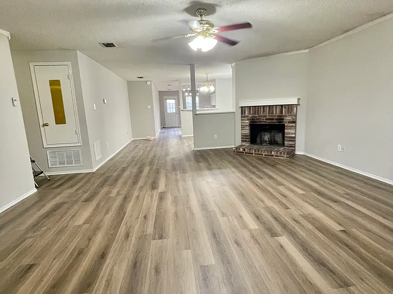 2321 Avalon Creek Way — Photo 2