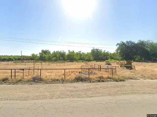 18046 S Clovis Ave, Laton, CA 93242
