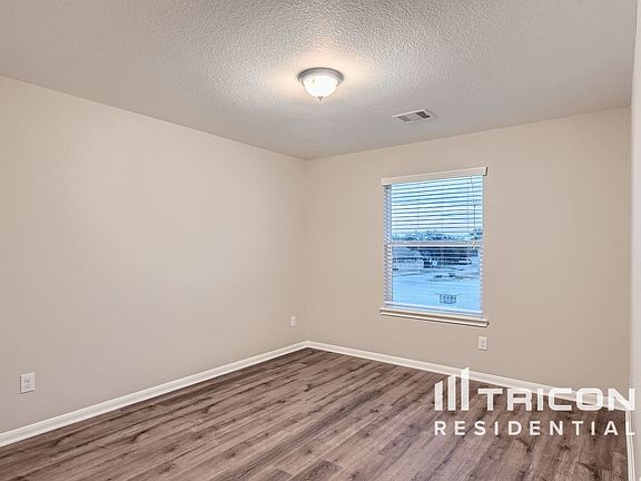 5th image of 2963 Autumn Brook Ln