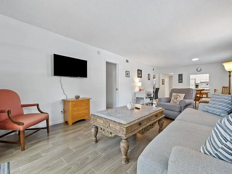 308 Southwind Ct #1 — Photo 5