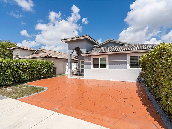 4th image of 8885 NW 110th St