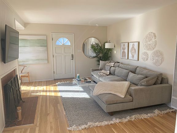 2nd image of 212 5th St #1