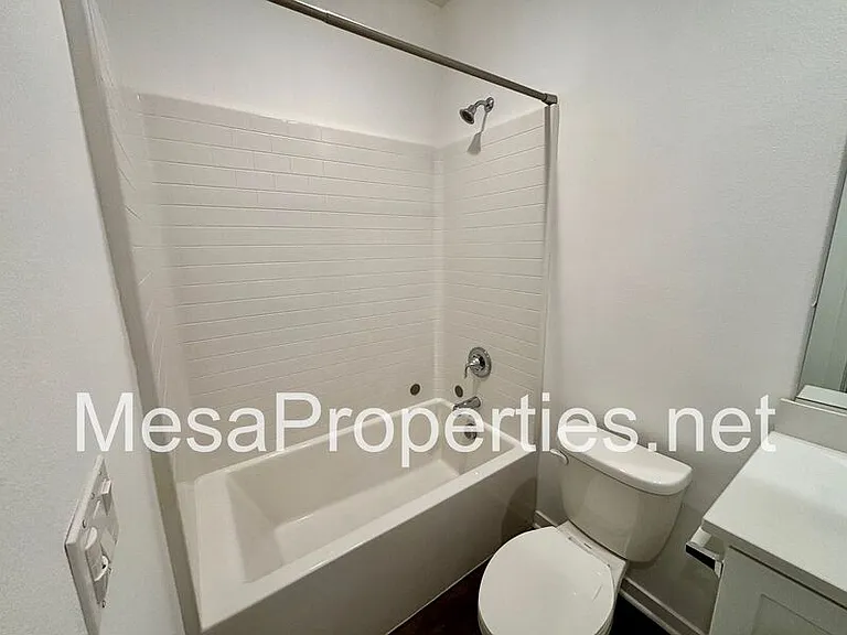 5229 Jarvis Ln — Photo 34