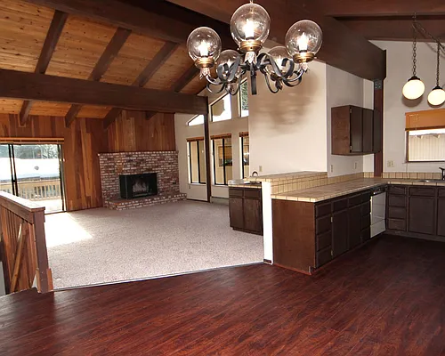 830 Oriole Way Photo 1