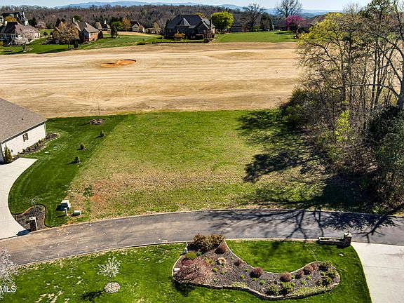 3rd image of 330 Pineberry Dr