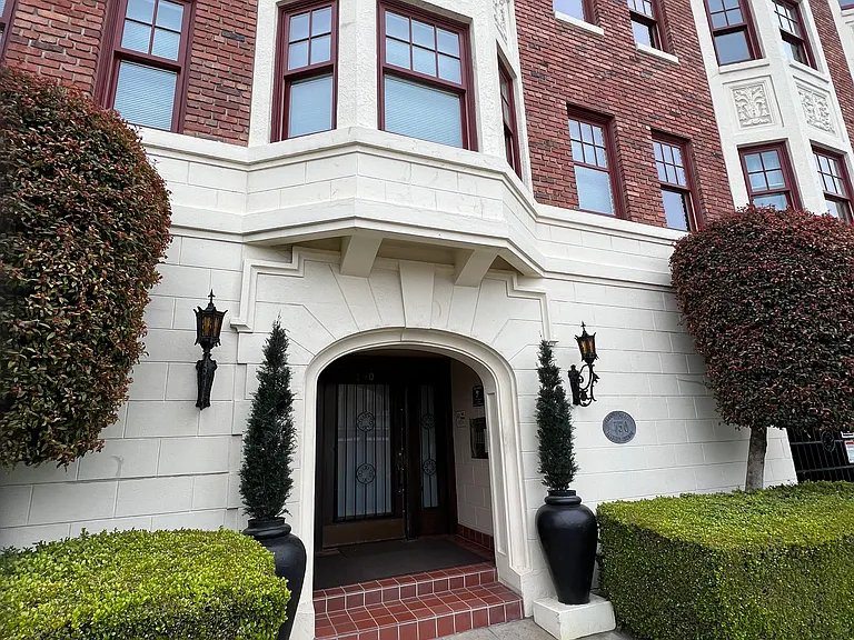 Grandview Apartments — Photo 7