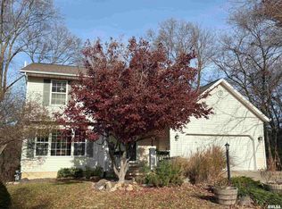 5945 W Ridgecrest Dr, Peoria, IL 61615