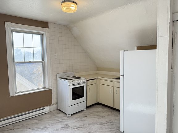 2nd image of 245 Newport Ave #3