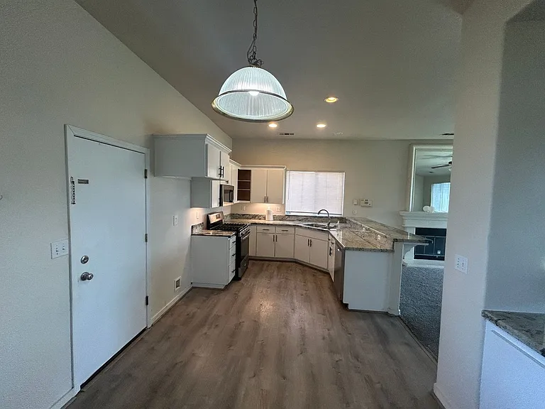 1793 Castle Way — Photo 9
