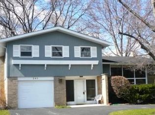 241 Valley View Dr, Wilmette, IL
