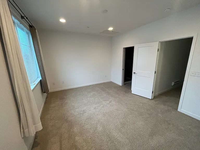 15709 NE 14th Ter — Photo 12