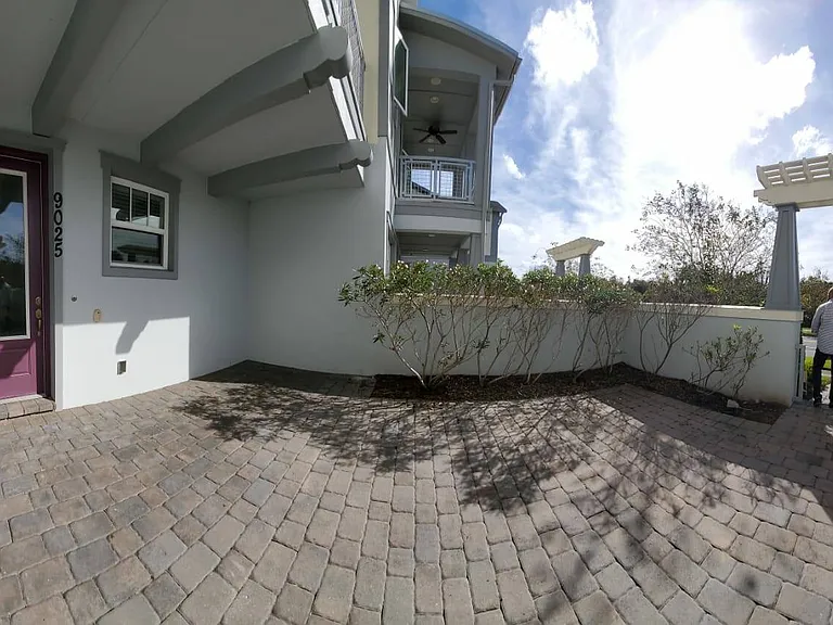 9025 Laureate Blvd — Photo 2