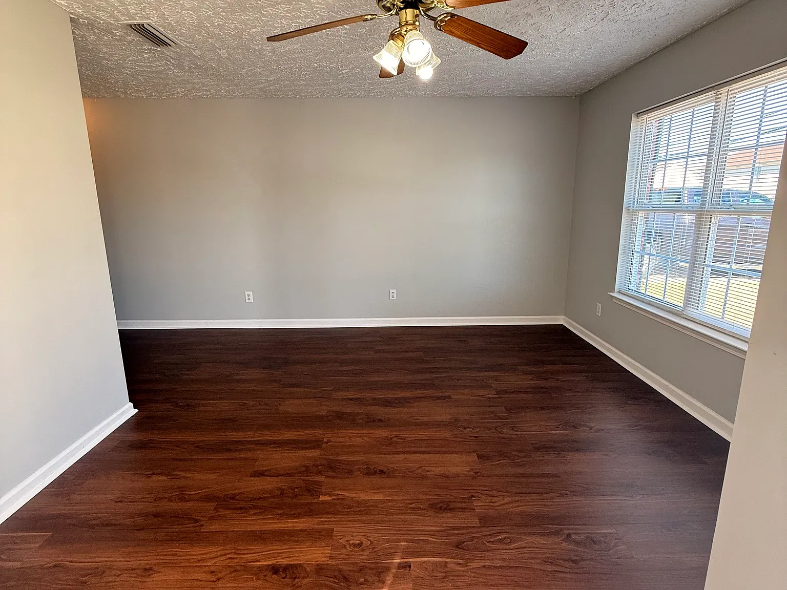 2 bed, 952 sqft, $1,200 — Photo 4