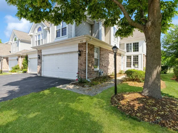 826 Fairmont Ct, Des Plaines, IL 60018
