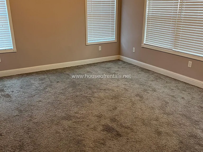 305 McVicker Dr #1 — Photo 8