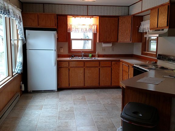 4th image of 402 6th Ave W