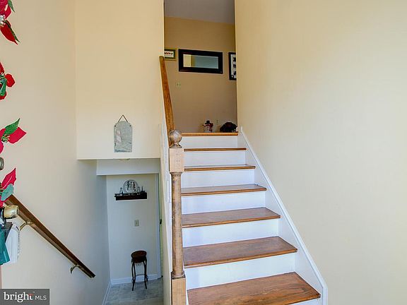 3rd image of 311 Camden Dr
