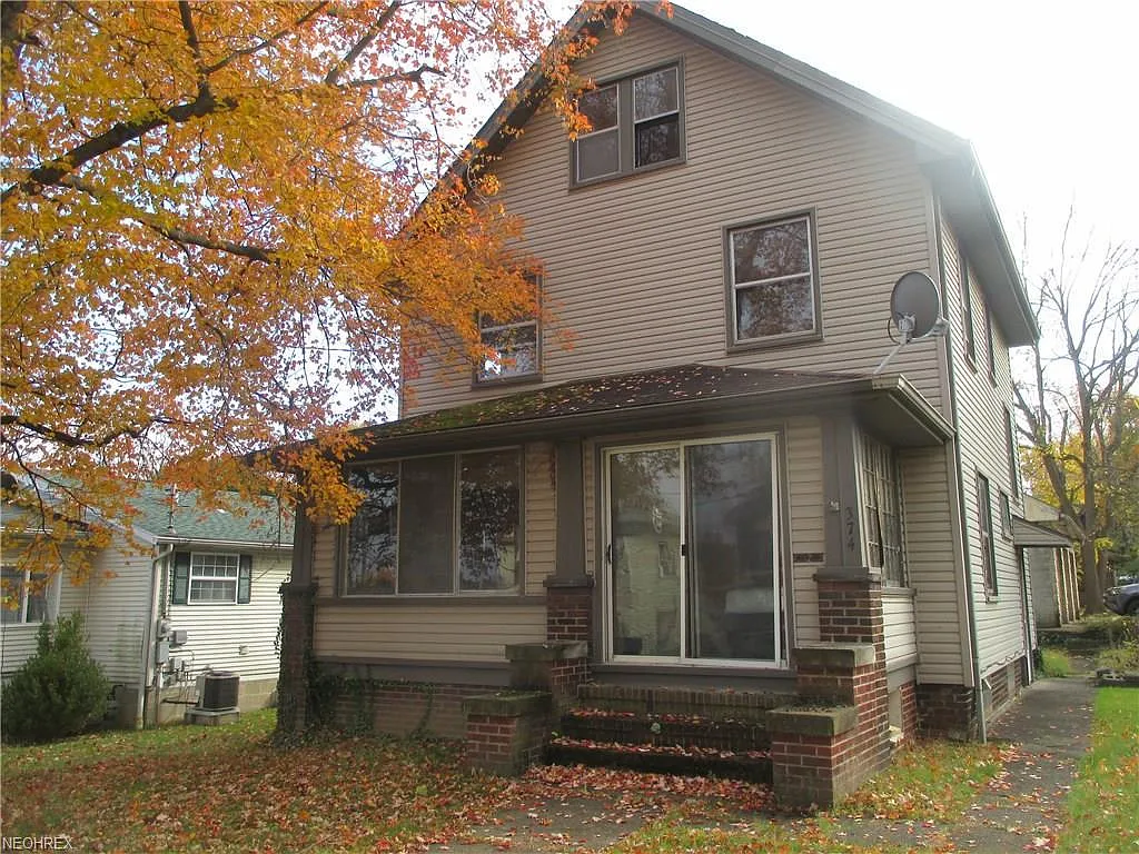 374 Maplewood Ave photo 1